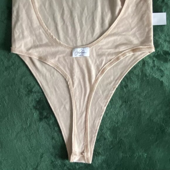 Laina Rauma Sold-Out RELAXED THONG BODYSUIT / LATTE - MEDIUM - Picture 8 of 11